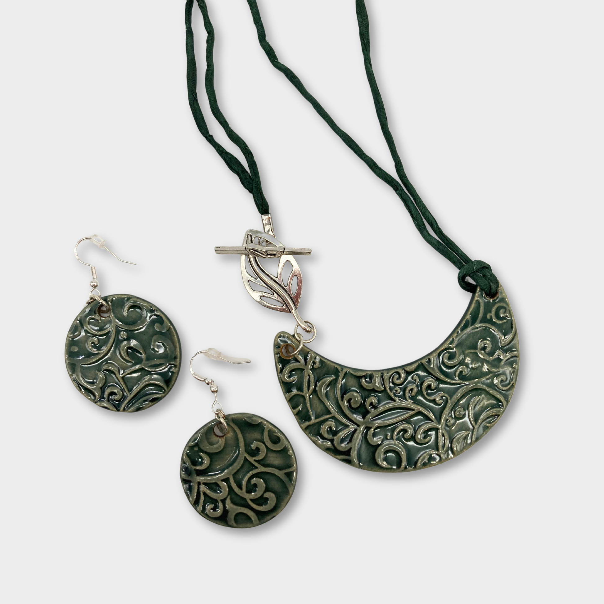 Verdant Bloom Set (Earrings + Necklace)