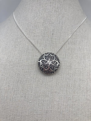 Silver Meadow Clover Pendant